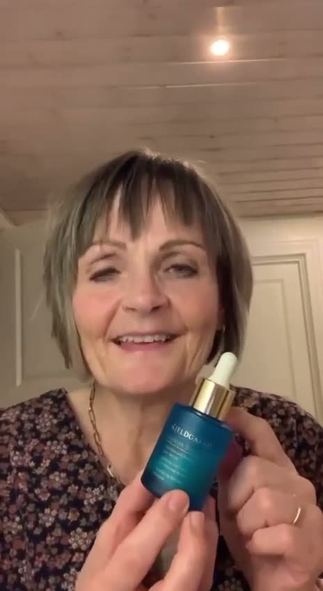 Kunde hos Kjeldgaards med Barrier Defense Serum